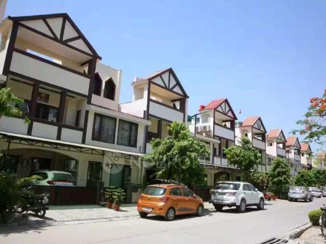 3 BHK House for Rent In Landcraft Golflinks