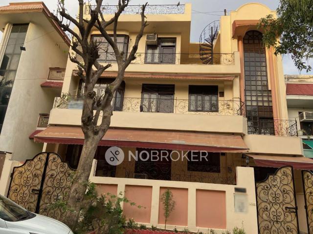 3 BHK House for Rent In Sector 44