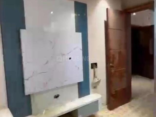 3 BHK Independent Builder Floor in Mukherjee Nagar for rent New Delhi. The reference number is 20756915