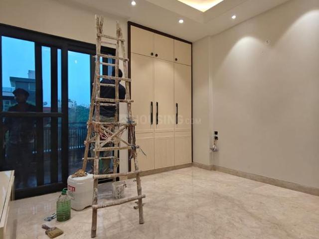 3 BHK Independent Builder Floor in Mukherjee Nagar for resale New Delhi. The reference number is 17901397