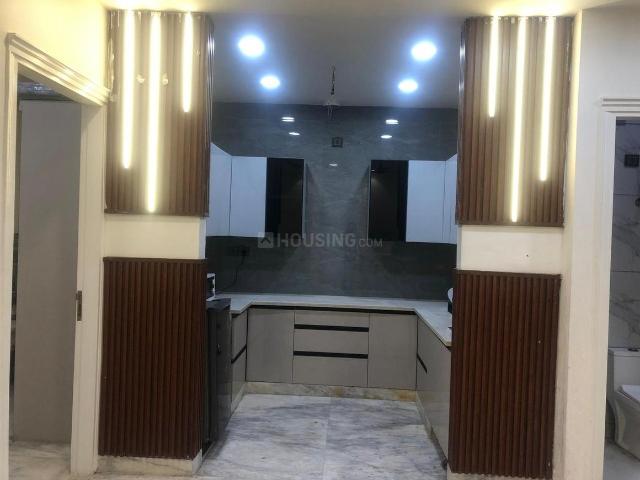3 BHK Independent Builder Floor in Mukherjee Nagar for resale New Delhi. The reference number is 17901456