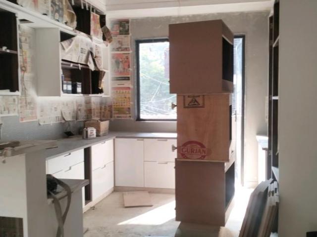 3 BHK Independent Builder Floor in Mukherjee Nagar for resale New Delhi. The reference number is 19491237