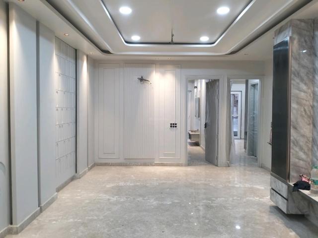 3 BHK Independent Builder Floor in Mukherjee Nagar for resale New Delhi. The reference number is 19802870