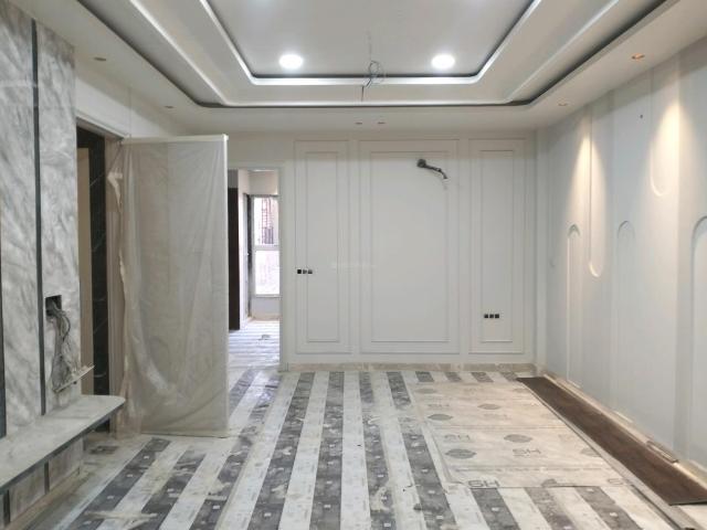 3 BHK Independent Builder Floor in Mukherjee Nagar for resale New Delhi. The reference number is 19802892