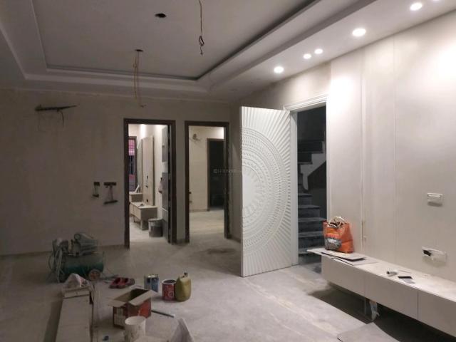 3 BHK Independent Builder Floor in Mukherjee Nagar for resale New Delhi. The reference number is 19802822