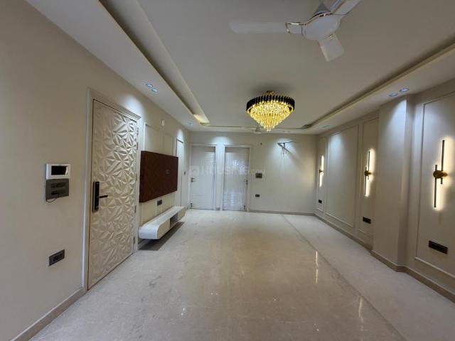 3 BHK Independent Builder Floor in Mukherjee Nagar for resale New Delhi. The reference number is 20776945