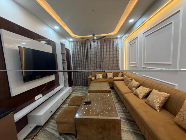 3 BHK Independent Builder Floor in Mukherjee Nagar for resale New Delhi. The reference number is 20791062