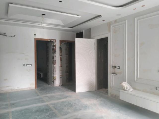 3 BHK Independent Builder Floor in Mukherjee Nagar for resale New Delhi. The reference number is 20704554