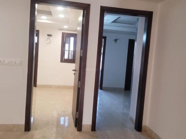 3 BHK Independent Builder Floor in Mukherjee Nagar for resale North West Delhi. The reference number is 4309556