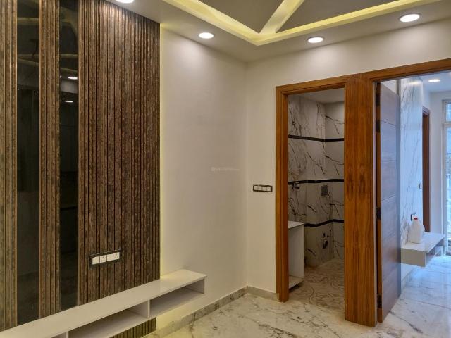 2 BHK Apartment in Mahavir Enclave for resale New Delhi. The reference number is 20758601
