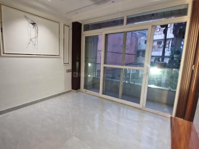 3 BHK Independent Builder Floor in Mahavir Enclave for resale New Delhi. The reference number is 20765287