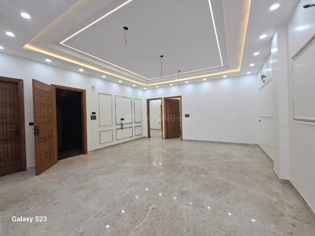 3 BHK Independent Builder Floor in Mansarover Garden for resale New Delhi. The reference number is 16819822
