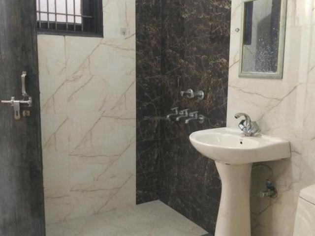3 BHK Independent Builder Floor in Mayur Vihar Phase 1 for resale New Delhi. The reference number is 20438406