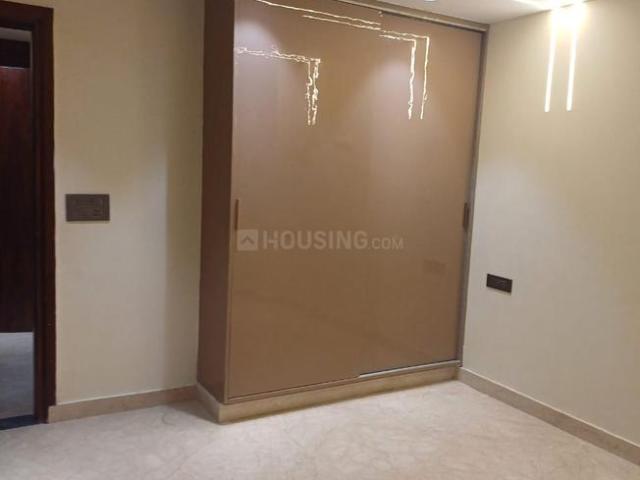 3 BHK Independent Builder Floor in Model Town for resale New Delhi. The reference number is 18198883