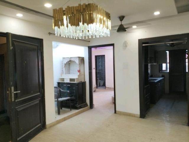 3 BHK Independent Builder Floor in Model Town for resale New Delhi. The reference number is 20152604