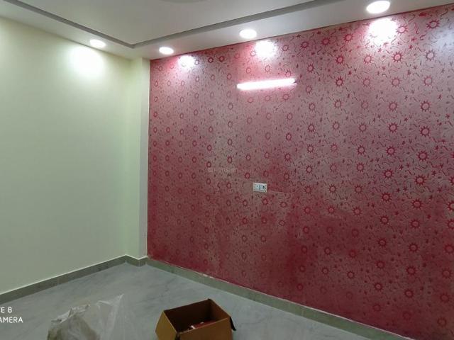 3 BHK Independent Builder Floor in Azadpur for rent New Delhi. The reference number is 6008340