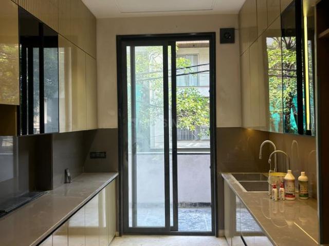 3 BHK Independent Builder Floor in Anand Vihar for resale New Delhi. The reference number is 20792884