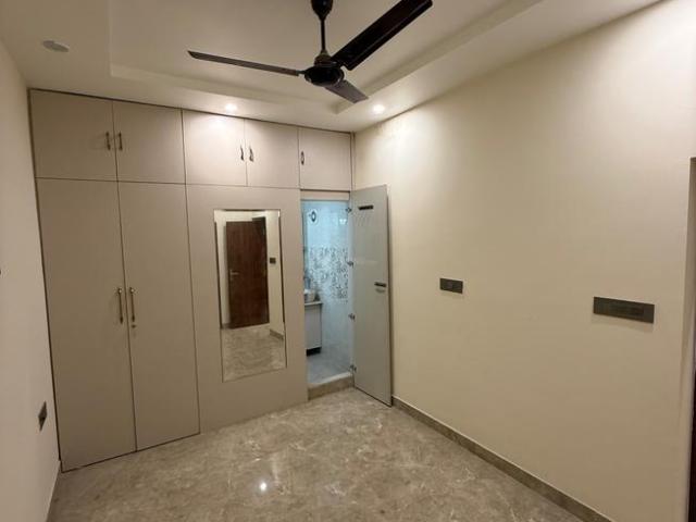 3 BHK Independent Builder Floor in Ashok Vihar for resale New Delhi. The reference number is 18546604