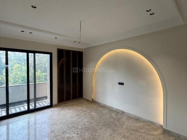 3 BHK Independent Builder Floor in Ashok Vihar for resale New Delhi. The reference number is 18732745
