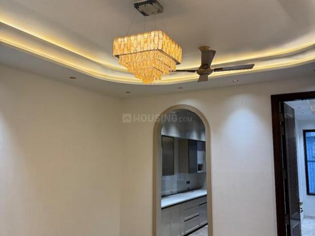 3 BHK Independent Builder Floor in Ashok Vihar for resale New Delhi. The reference number is 18979332