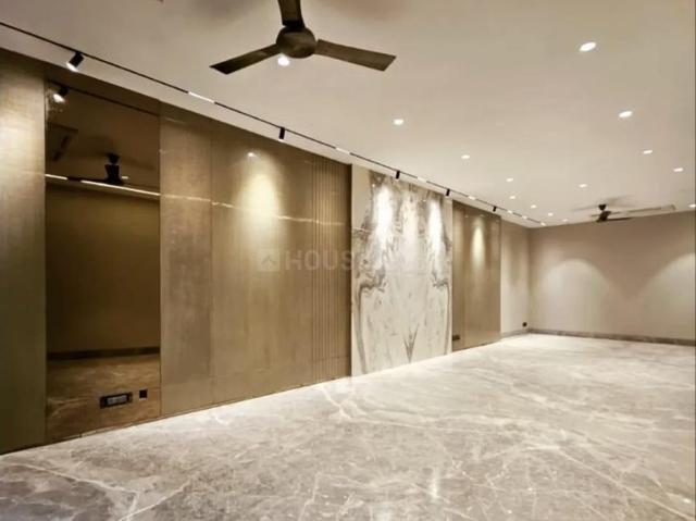 3 BHK Independent Builder Floor in Ashok Vihar for resale New Delhi. The reference number is 19196209