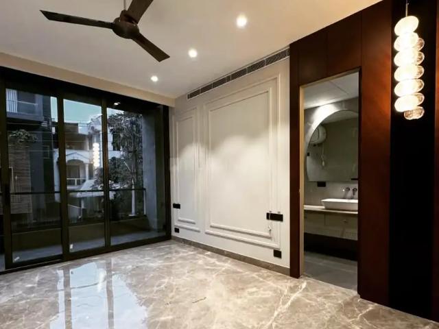 3 BHK Independent Builder Floor in Ashok Vihar for resale New Delhi. The reference number is 19394960