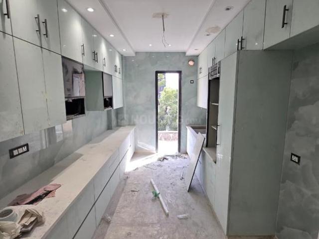 3 BHK Independent Builder Floor in Ashok Vihar for resale New Delhi. The reference number is 19415269