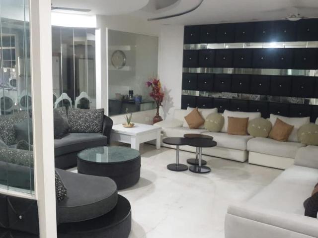 3 BHK Independent Builder Floor in Ashok Vihar for resale New Delhi. The reference number is 8993710