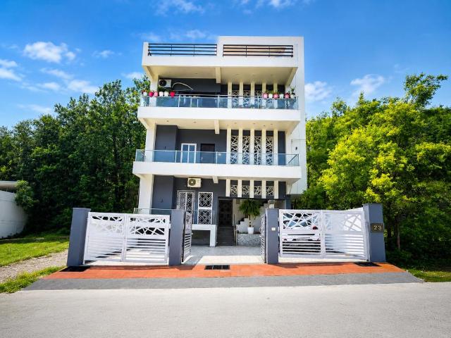 3 BHK Independent Builder Floor in Canal Road for resale Dehradun. The reference number is 20906839