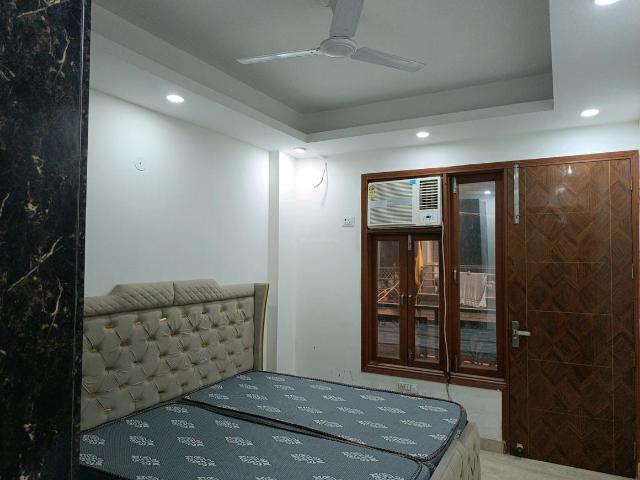 3 BHK Independent Builder Floor in Chhattarpur for rent New Delhi. The reference number is 18811782