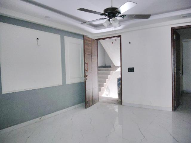 3 BHK Independent Builder Floor in Chhattarpur for resale New Delhi. The reference number is 16039715