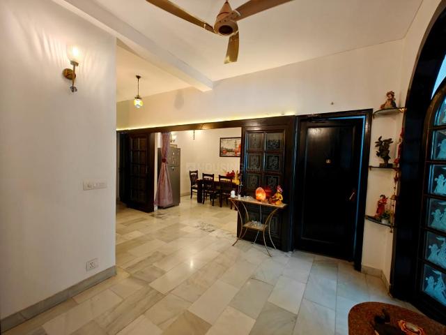 3 BHK Independent Builder Floor in Chittaranjan Park for rent New Delhi. The reference number is 17971420