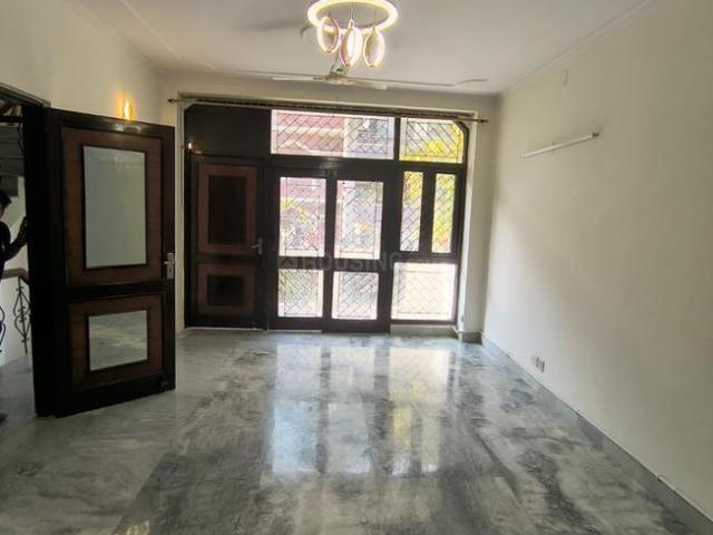3 BHK Independent Builder Floor in Chittaranjan Park for rent New Delhi. The reference number is 20951632