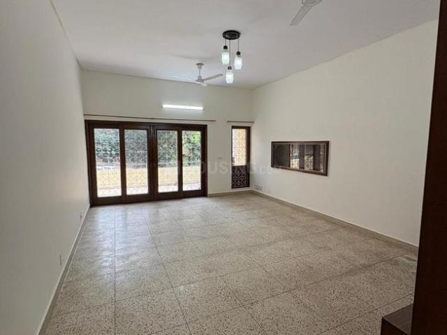 3 BHK Independent Builder Floor in Chittaranjan Park for rent New Delhi. The reference number is 20986805