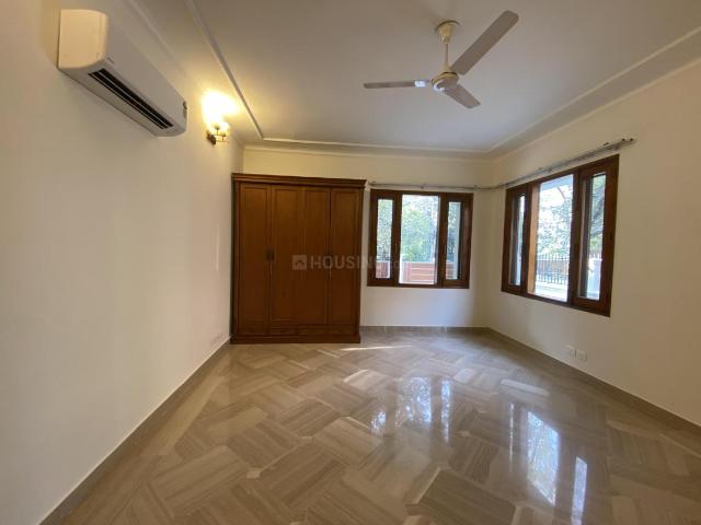 3 BHK Independent Builder Floor in Chittaranjan Park for resale New Delhi. The reference number is 20013139