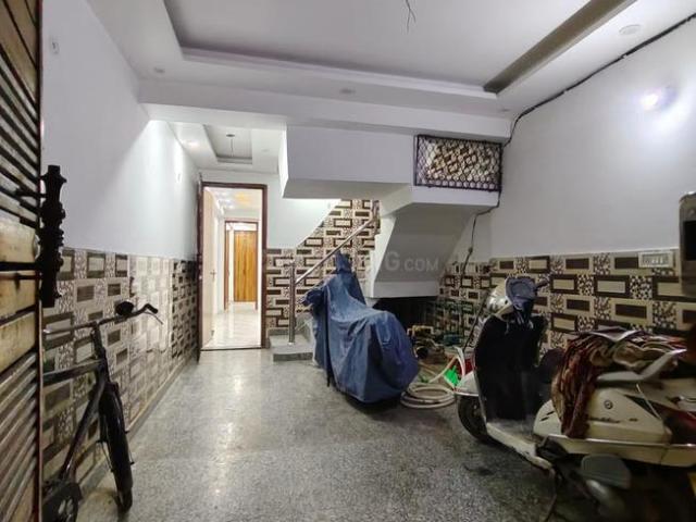3 BHK Independent Builder Floor in Dwarka Mor for resale New Delhi. The reference number is 18246909