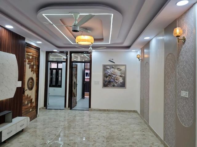 3 BHK Independent Builder Floor in Dwarka Mor for resale New Delhi. The reference number is 19475236