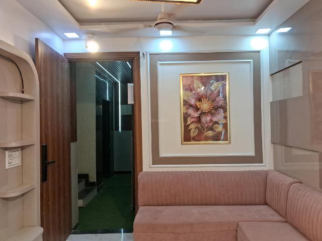 3 BHK Independent Builder Floor in Dwarka Mor for resale New Delhi. The reference number is 20420569