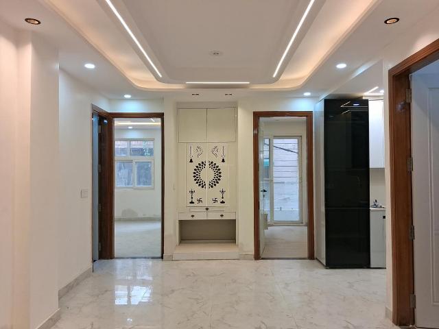 3 BHK Independent Builder Floor in Uttam Nagar for resale New Delhi. The reference number is 20420583