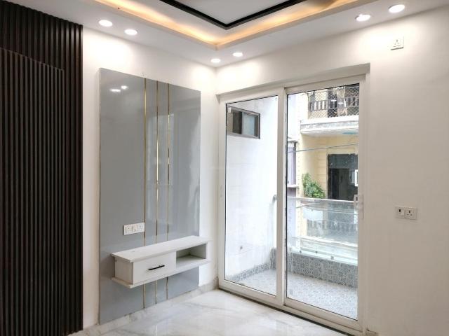 3 BHK Independent Builder Floor in Dwarka Mor for resale New Delhi. The reference number is 20474970