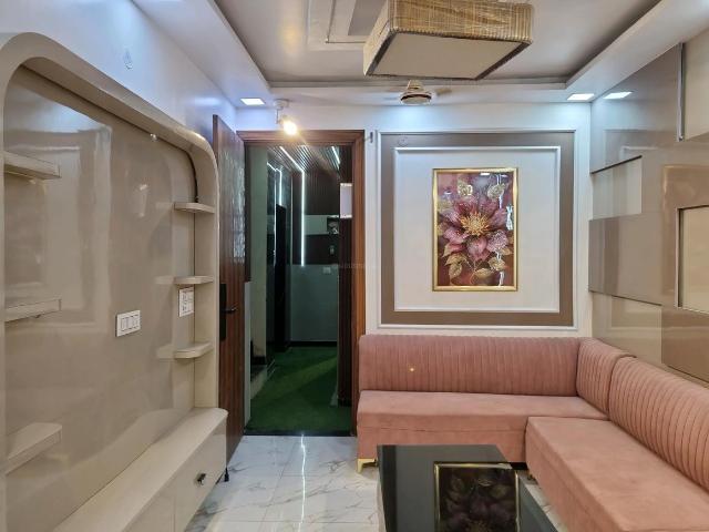 3 BHK Apartment in Dwarka Mor for resale New Delhi. The reference number is 20496944