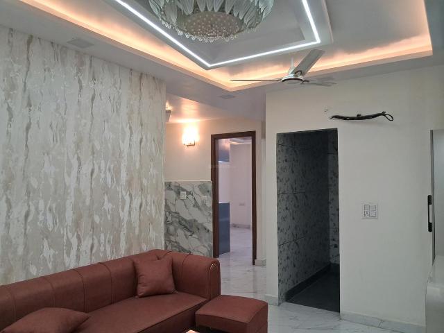 3 BHK Independent Builder Floor in Dwarka Mor for resale New Delhi. The reference number is 20744500