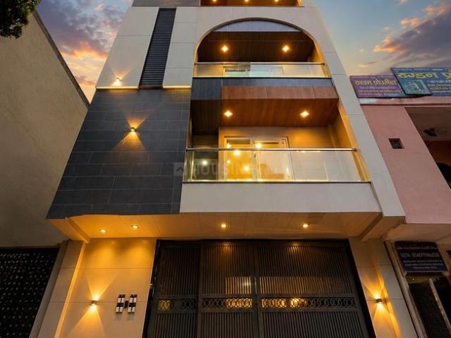 3 BHK Independent Builder Floor in Dwarka Mor for resale New Delhi. The reference number is 20828255