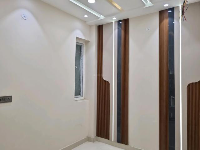 1 BHK Apartment in Dwarka Mor for resale New Delhi. The reference number is 20069670