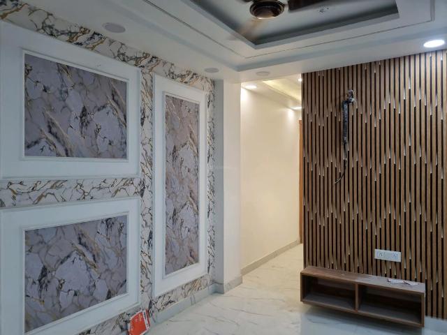 2 BHK Apartment in Dwarka Mor for resale New Delhi. The reference number is 20275099