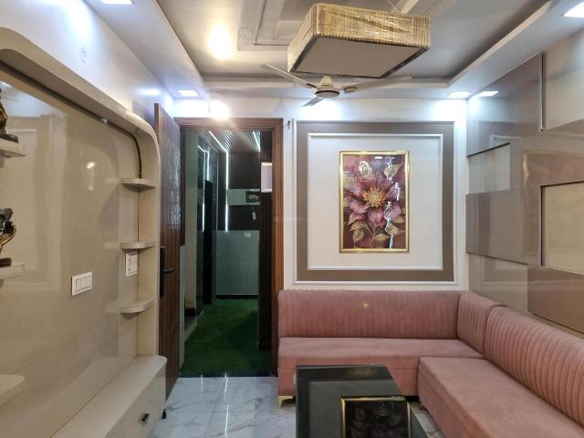 3 BHK Apartment in Dwarka Mor for resale New Delhi. The reference number is 20275317