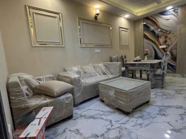 3 BHK Independent Builder Floor in Dwarka Mor for resale New Delhi. The reference number is 20367494