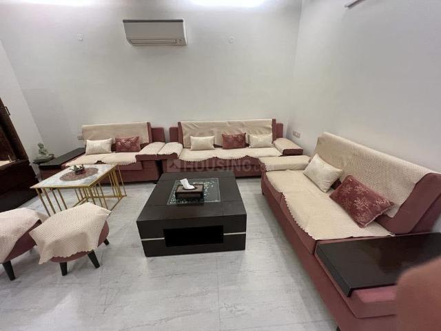 3 BHK Independent Builder Floor in Defence Colony for rent New Delhi. The reference number is 19315996