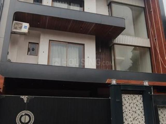 3 BHK Independent Builder Floor in Delta II for rent Greater Noida. The reference number is 18929999