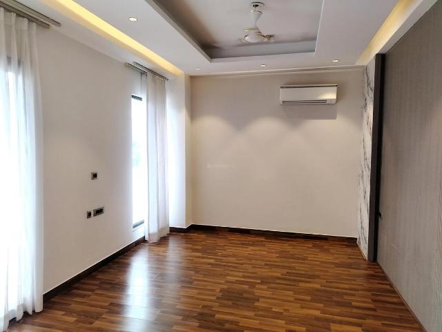 3 BHK Independent Builder Floor in DLF Phase 1 for rent Gurgaon. The reference number is 20690127